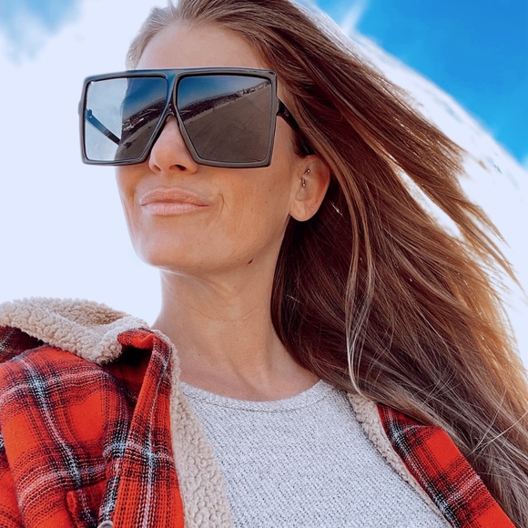 Meet your Posher, Nicole - Picture 4 of 16